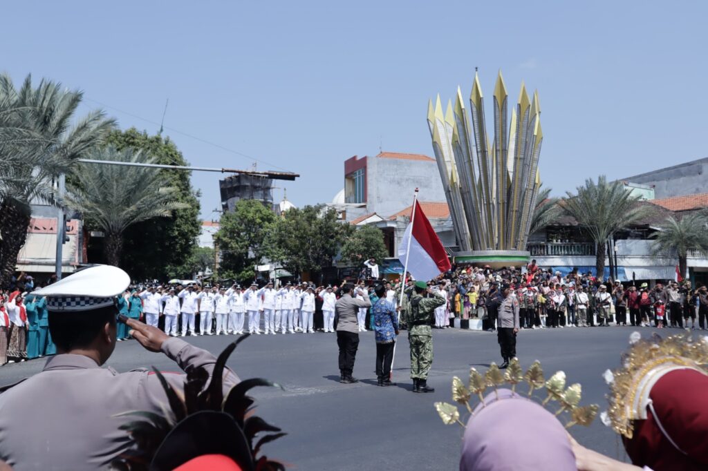 Upacara HUT ke-81 RI di Gresik Khidmat, Kapolres Dorong Generasi Muda Teladani Semangat Pahlawan