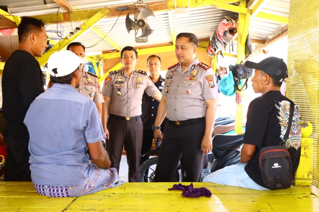 Kapolres Gresik Cek Pelayanan di Polsek Jajaran dan Sat Polairud, Pastikan Layanan Masyarakat Optimal