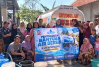 Sumur Mengering, KJJT Indonesia DPC Sampang Salurkan Air Bersih, Warga Tersenyum Sumringah