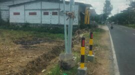 Horor Jalur Pangelen: Galian Drainase Menganga Ditambah PJU Padam, Nyawa Warga Terancam